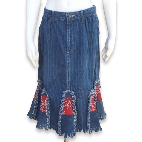 VINTAGE Upcycled Denim Skirt S Lee Jeans Red Bandana Trend Handmade Pintucked - Picture 13 of 14